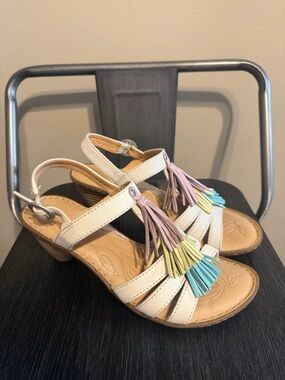 Born Womens 6 Cream Leather Tassel Sandals Kitten Heel Boho Comfort